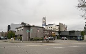 The Grove West Seattle Inn